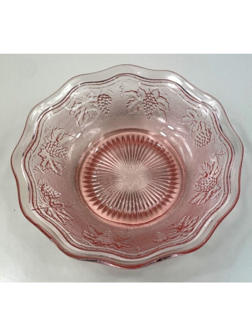 Westmoreland Pink Depression Glass Bowl With Scalloped Edge & Grape Vine Pattern